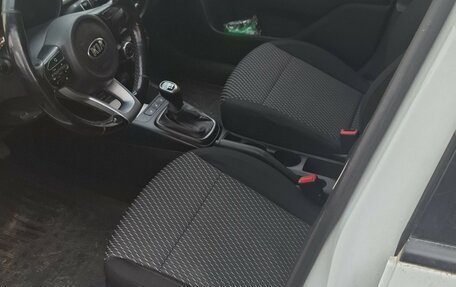 KIA Rio IV, 2018 год, 870 000 рублей, 3 фотография