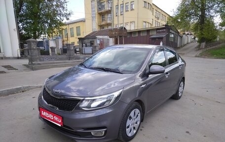 KIA Rio III рестайлинг, 2015 год, 985 000 рублей, 1 фотография
