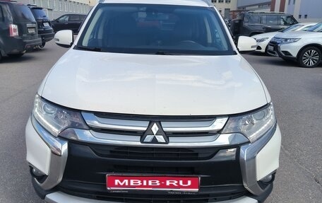 Mitsubishi Outlander III рестайлинг 3, 2018 год, 1 950 000 рублей, 1 фотография