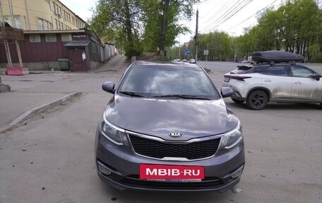 KIA Rio III рестайлинг, 2015 год, 985 000 рублей, 9 фотография
