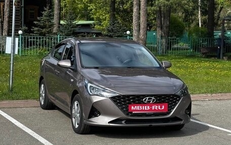 Hyundai Solaris II рестайлинг, 2021 год, 1 850 000 рублей, 3 фотография