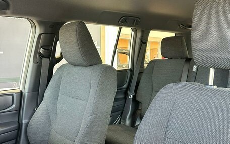 Toyota Land Cruiser Prado 150 рестайлинг 2, 2024 год, 6 700 000 рублей, 6 фотография