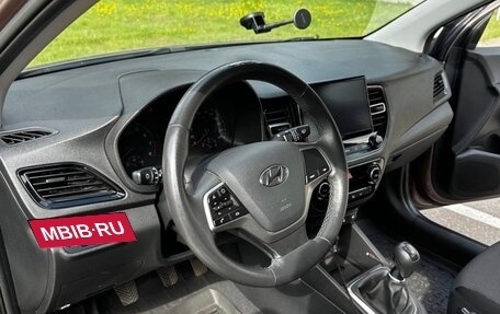 Hyundai Solaris II рестайлинг, 2021 год, 1 850 000 рублей, 8 фотография