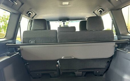 Toyota Land Cruiser Prado 150 рестайлинг 2, 2024 год, 6 700 000 рублей, 10 фотография