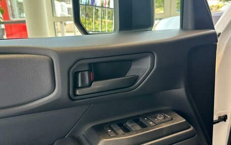Toyota Land Cruiser Prado 150 рестайлинг 2, 2024 год, 6 700 000 рублей, 9 фотография