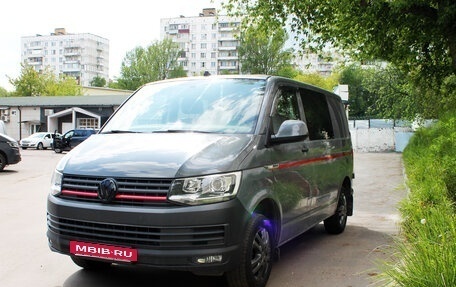 Volkswagen Transporter T6 рестайлинг, 2017 год, 3 350 000 рублей, 2 фотография