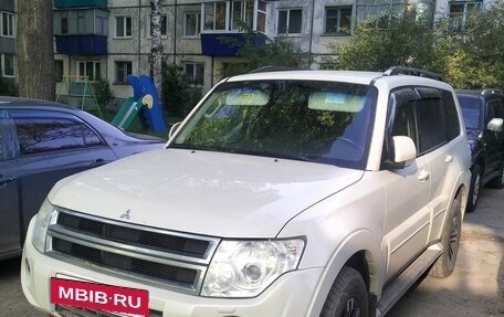 Mitsubishi Pajero IV, 2013 год, 1 980 000 рублей, 2 фотография
