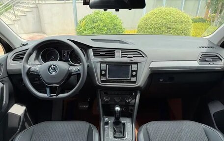 Volkswagen Tiguan II, 2021 год, 1 790 000 рублей, 7 фотография