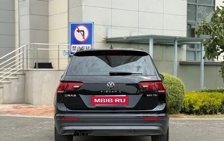 Volkswagen Tiguan II, 2021 год, 1 790 000 рублей, 6 фотография