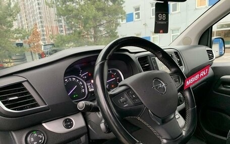 Opel Zafira Life I, 2020 год, 2 889 000 рублей, 9 фотография
