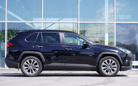 Toyota RAV4, 2019 год, 3 599 000 рублей, 4 фотография