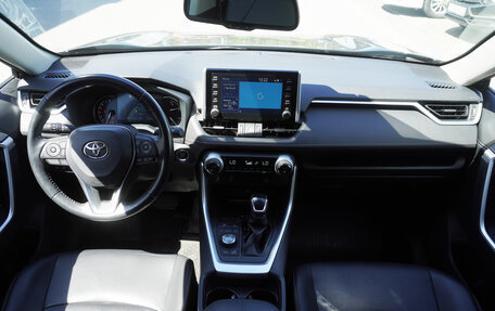 Toyota RAV4, 2019 год, 3 599 000 рублей, 11 фотография
