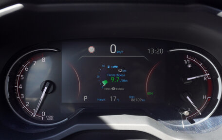 Toyota RAV4, 2019 год, 3 599 000 рублей, 13 фотография