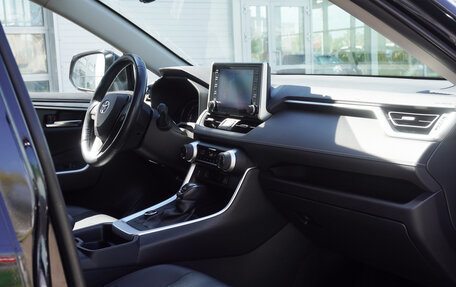 Toyota RAV4, 2019 год, 3 599 000 рублей, 20 фотография
