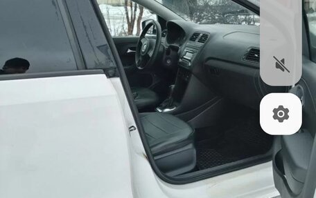 Volkswagen Polo VI (EU Market), 2011 год, 900 000 рублей, 10 фотография