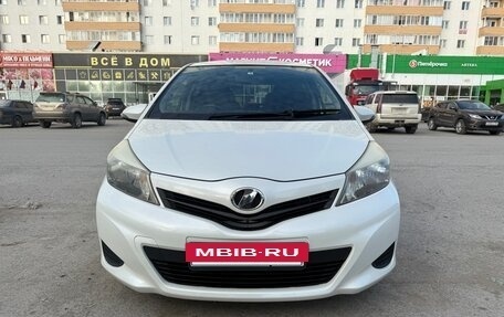 Toyota Vitz, 2013 год, 920 000 рублей, 4 фотография