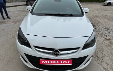Opel Astra J, 2014 год, 1 000 000 рублей, 8 фотография