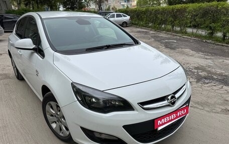 Opel Astra J, 2014 год, 1 000 000 рублей, 9 фотография