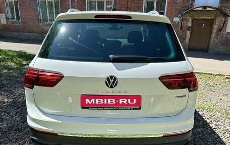 Volkswagen Tiguan II, 2022 год, 3 800 000 рублей, 12 фотография