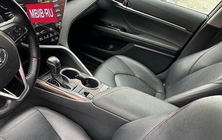 Toyota Camry, 2020 год, 2 450 000 рублей, 6 фотография