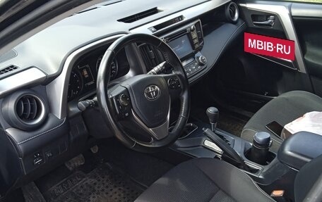 Toyota RAV4, 2018 год, 2 323 000 рублей, 2 фотография