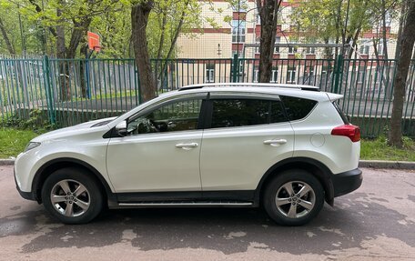Toyota RAV4, 2015 год, 2 360 000 рублей, 2 фотография