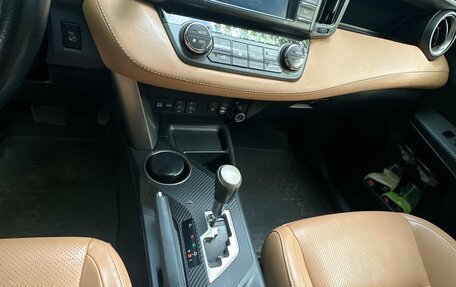 Toyota RAV4, 2015 год, 2 360 000 рублей, 17 фотография