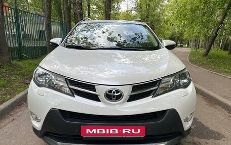 Toyota RAV4, 2015 год, 2 360 000 рублей, 8 фотография