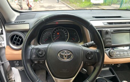 Toyota RAV4, 2015 год, 2 360 000 рублей, 18 фотография
