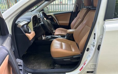 Toyota RAV4, 2015 год, 2 360 000 рублей, 39 фотография