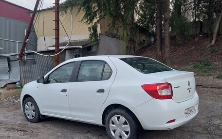 Renault Logan II, 2015 год, 600 000 рублей, 4 фотография
