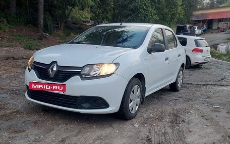 Renault Logan II, 2015 год, 600 000 рублей, 5 фотография