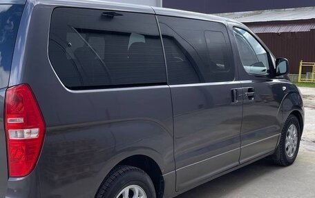 Hyundai H-1 II рестайлинг, 2008 год, 1 550 000 рублей, 4 фотография