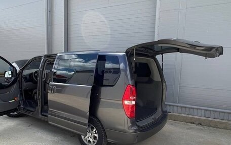 Hyundai H-1 II рестайлинг, 2008 год, 1 550 000 рублей, 5 фотография