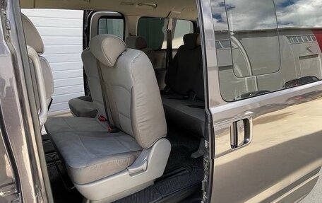 Hyundai H-1 II рестайлинг, 2008 год, 1 550 000 рублей, 20 фотография