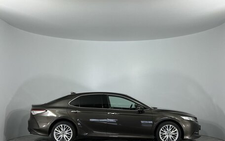 Toyota Camry, 2019 год, 2 950 000 рублей, 4 фотография