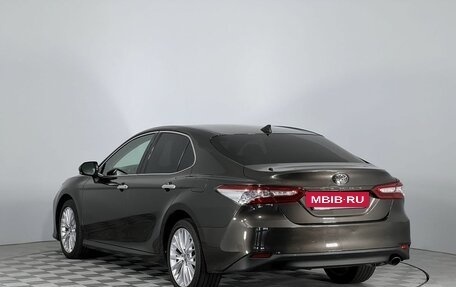 Toyota Camry, 2019 год, 2 950 000 рублей, 7 фотография
