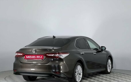 Toyota Camry, 2019 год, 2 950 000 рублей, 5 фотография