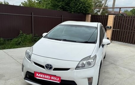 Toyota Prius, 2012 год, 1 200 000 рублей, 2 фотография