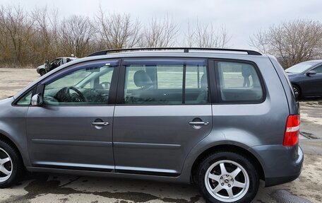 Volkswagen Touran III, 2006 год, 600 000 рублей, 4 фотография