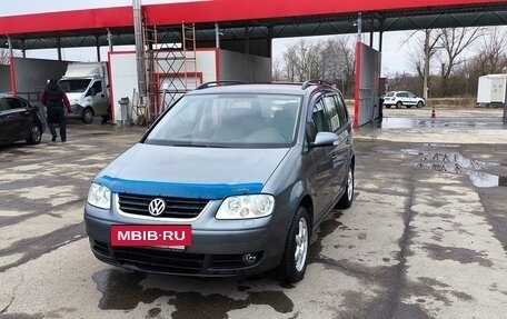 Volkswagen Touran III, 2006 год, 600 000 рублей, 2 фотография