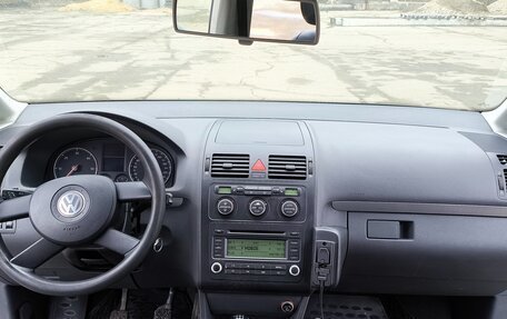 Volkswagen Touran III, 2006 год, 600 000 рублей, 25 фотография