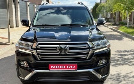 Toyota Land Cruiser 200, 2020 год, 6 900 000 рублей, 1 фотография