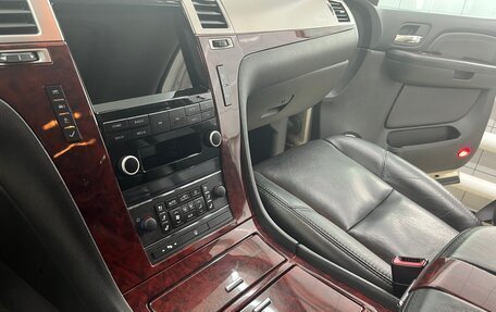 Cadillac Escalade III, 2007 год, 2 800 000 рублей, 19 фотография
