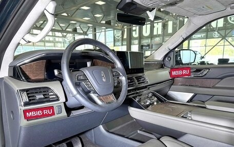 Lincoln Navigator, 2023 год, 13 999 999 рублей, 17 фотография