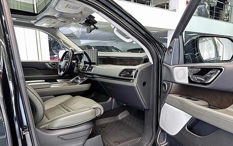 Lincoln Navigator, 2023 год, 13 999 999 рублей, 30 фотография