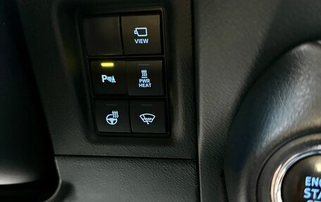 Toyota Land Cruiser Prado 150 рестайлинг 2, 2018 год, 4 720 000 рублей, 33 фотография