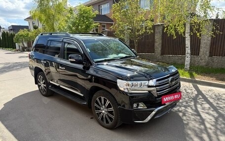 Toyota Land Cruiser 200, 2020 год, 6 900 000 рублей, 8 фотография