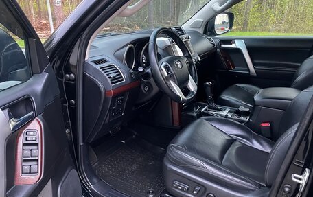 Toyota Land Cruiser Prado 150 рестайлинг 2, 2016 год, 3 850 000 рублей, 13 фотография