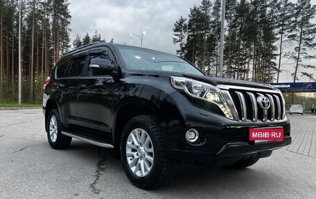 Toyota Land Cruiser Prado 150 рестайлинг 2, 2016 год, 3 850 000 рублей, 6 фотография